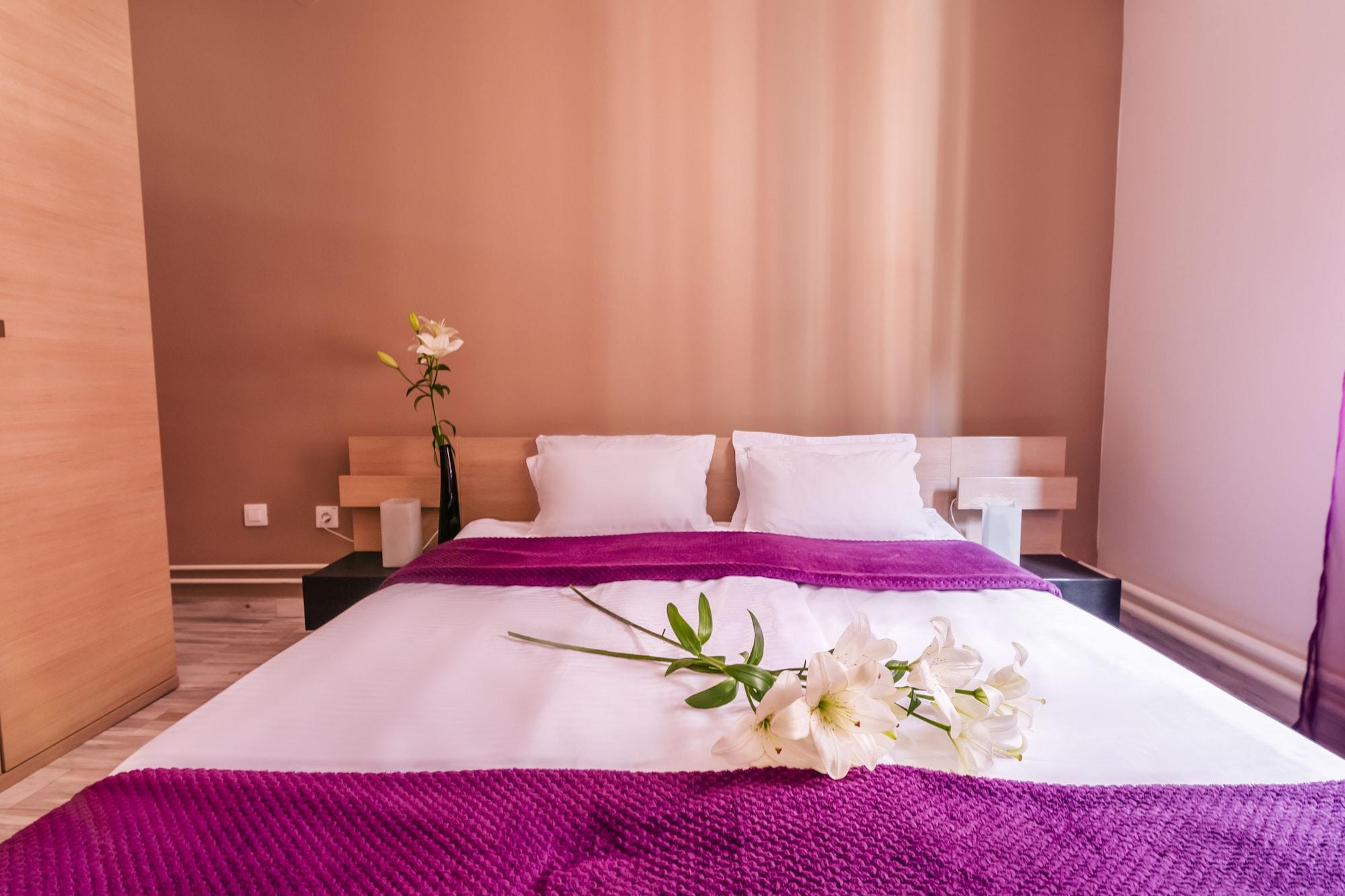 Veliki Garni Hotel Нови-Сад Экстерьер фото
