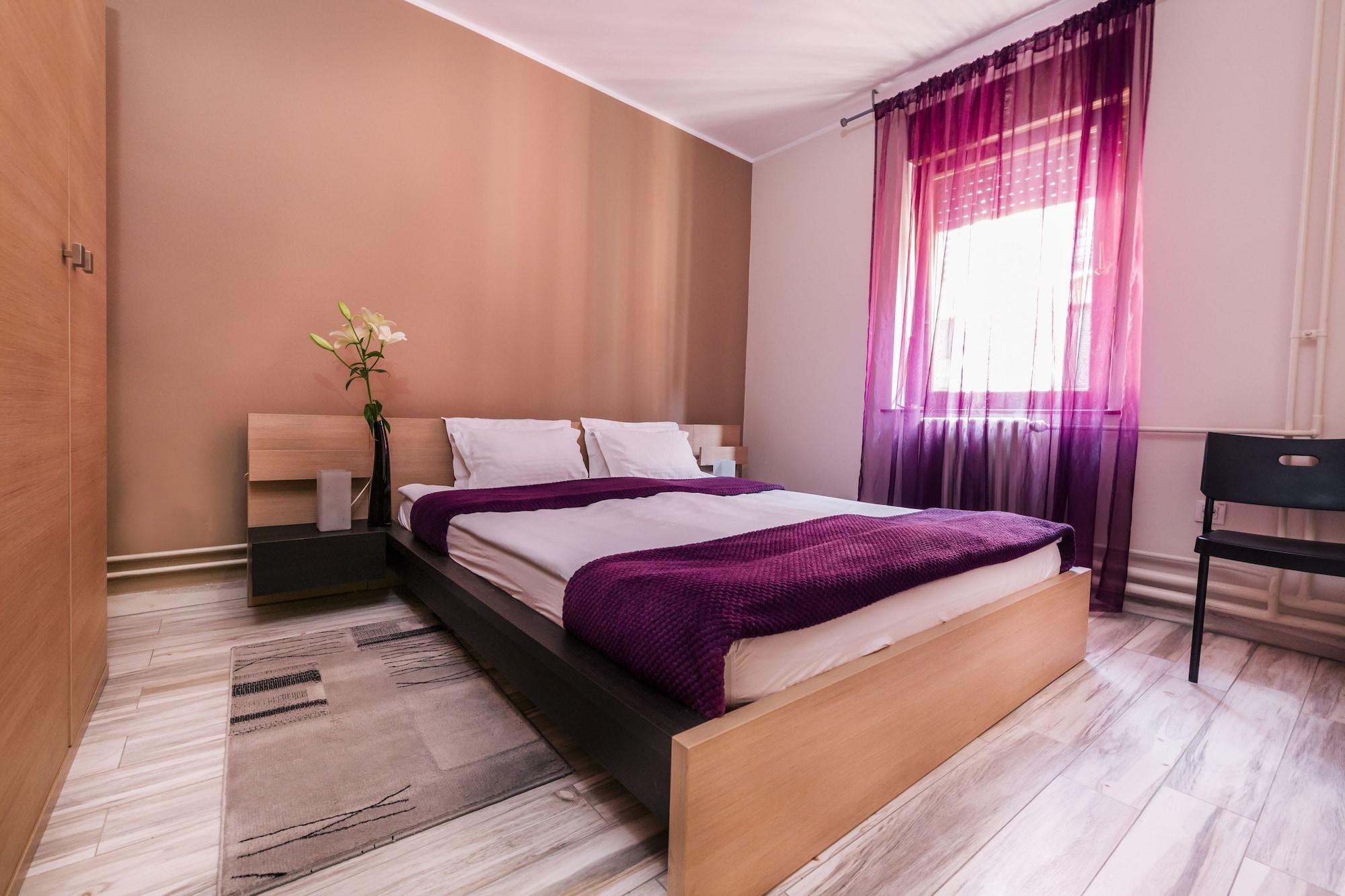 Veliki Garni Hotel Нови-Сад Экстерьер фото
