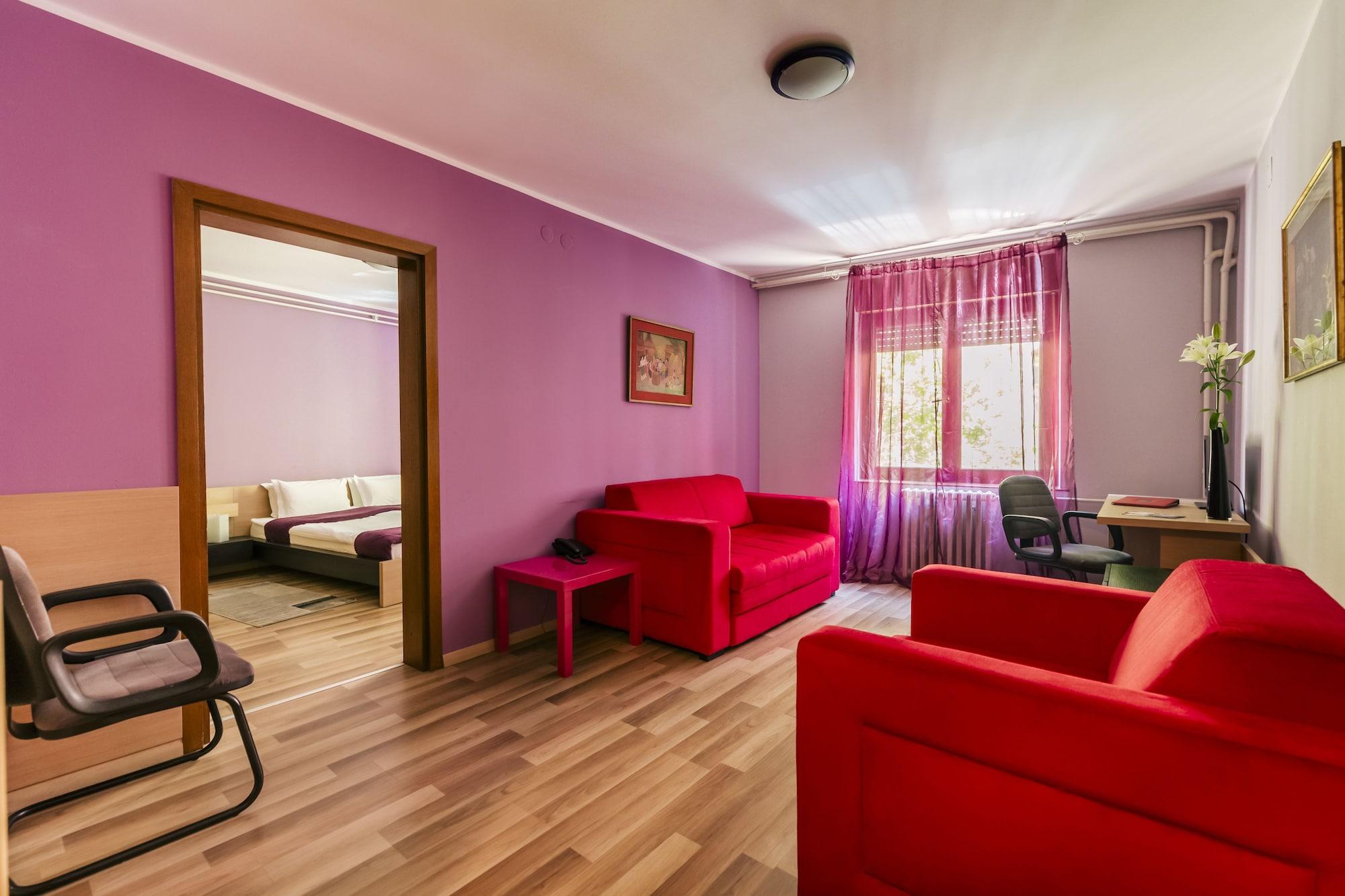 Veliki Garni Hotel Нови-Сад Экстерьер фото