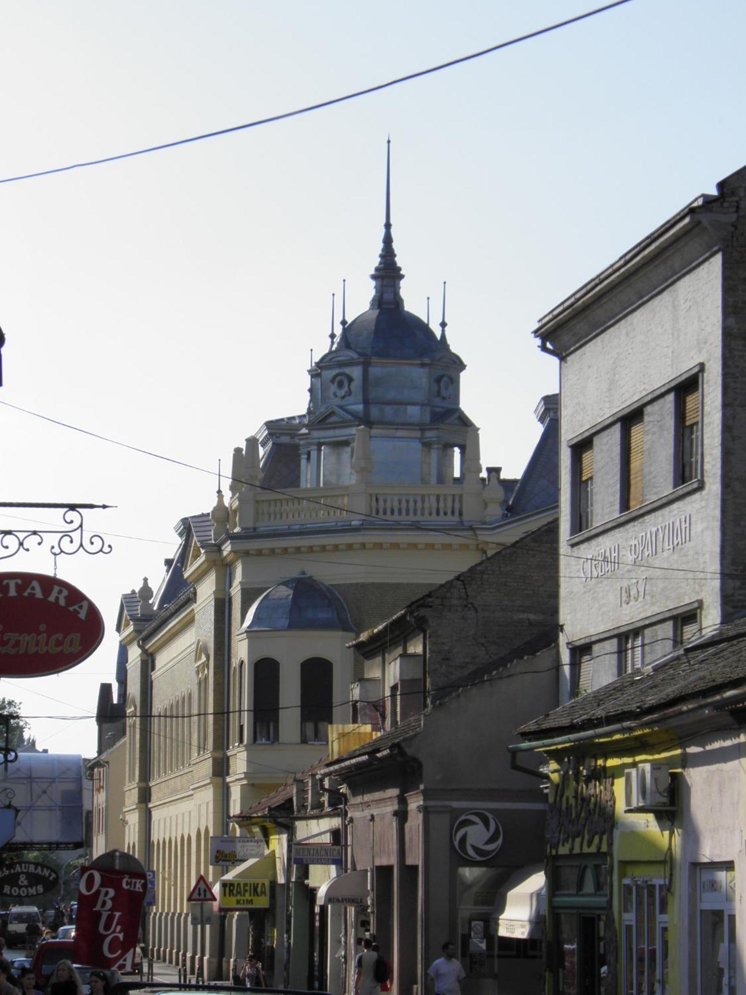 Veliki Garni Hotel Нови-Сад Экстерьер фото